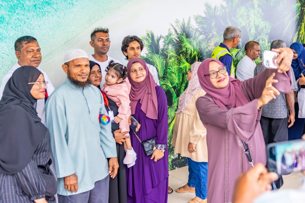ހައްޖުވެރިންގެ ފުރަތަމަ ގްރޫޕް މާލެއިން ފުރުން