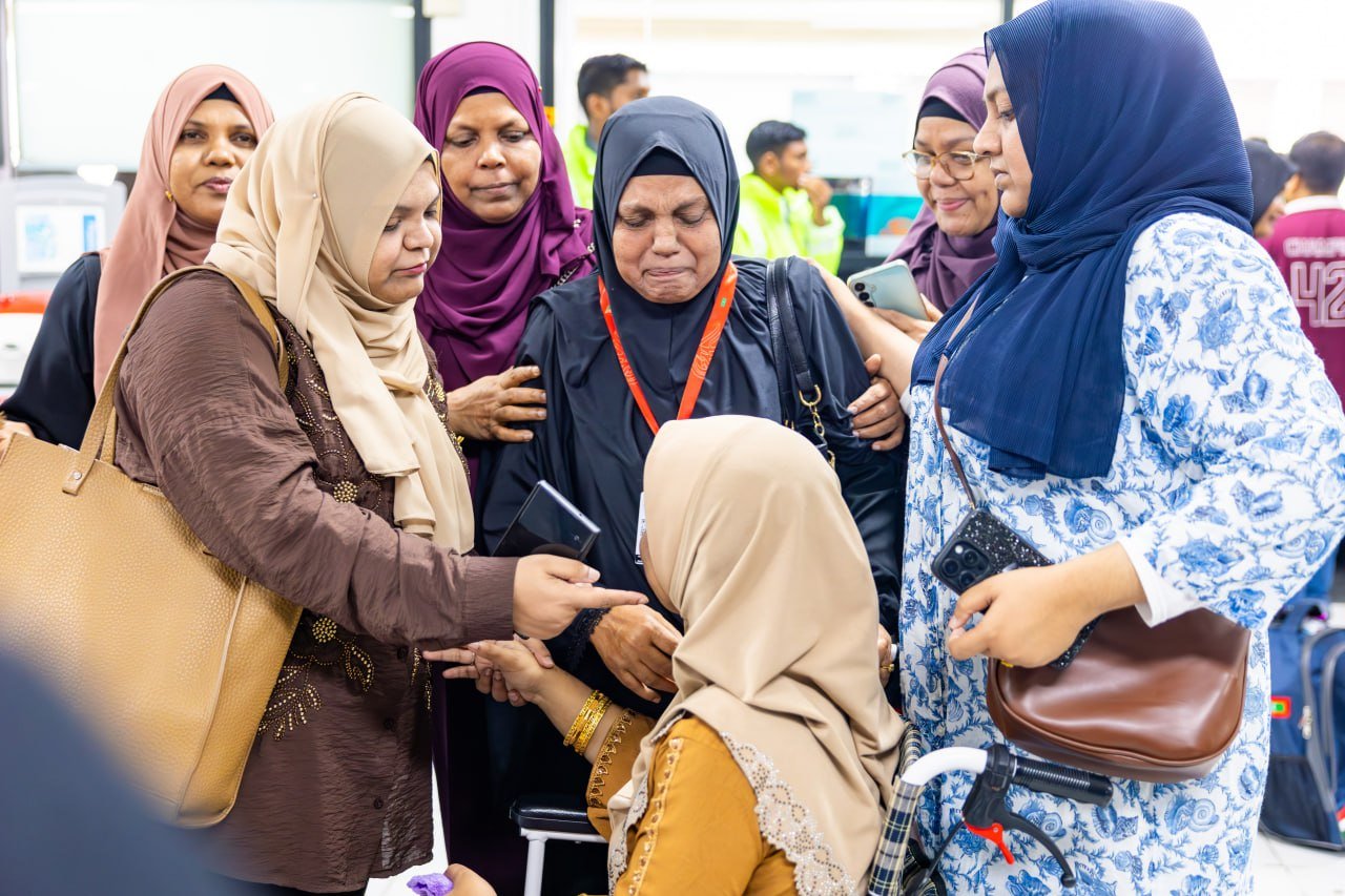 ހައްޖުވެރިންގެ ފުރަތަމަ ގްރޫޕް މާލެއިން ފުރުން