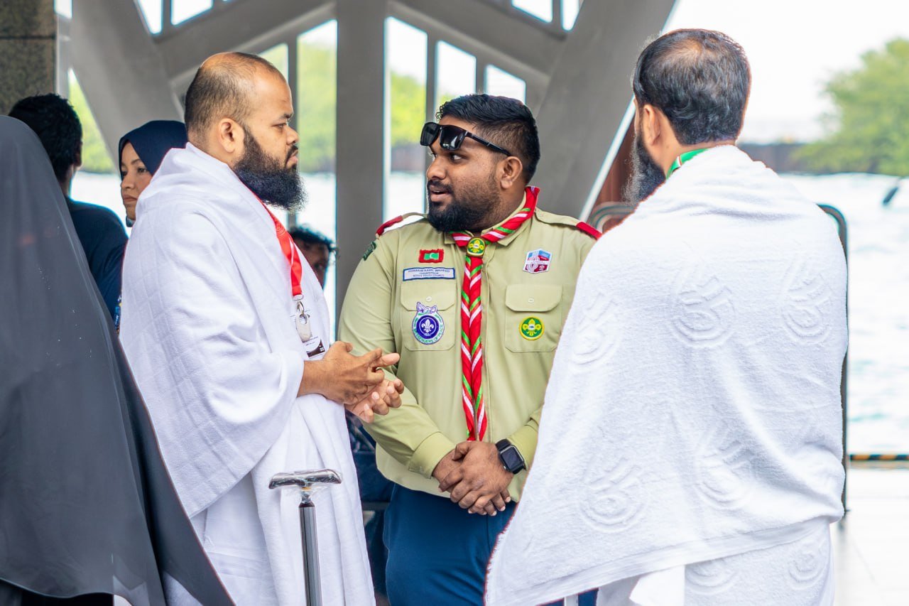 ހައްޖުވެރިންގެ ފުރަތަމަ ގްރޫޕް މާލެއިން ފުރުން