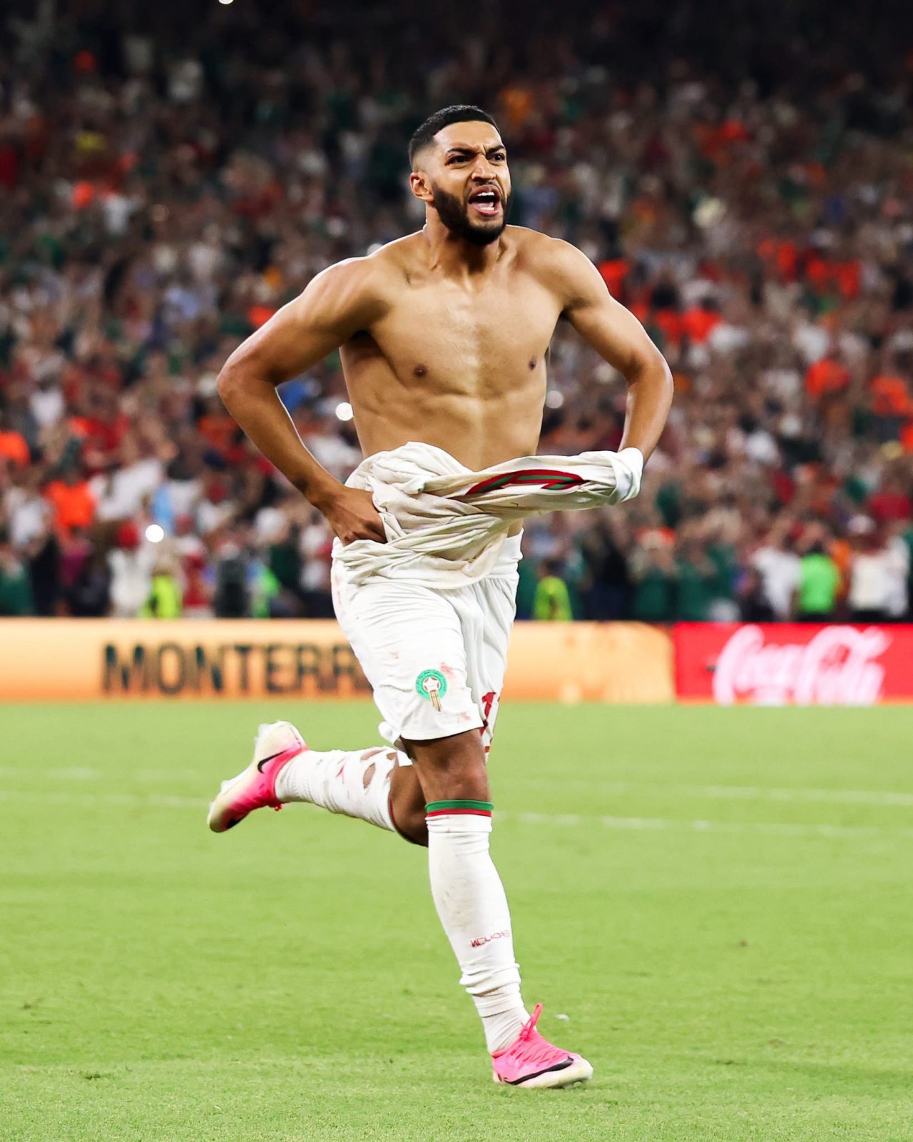 މޮރޮކޯ އާއި ޕެރަގުއޭ އުފަލުން ފޮޅުނު މެޗު