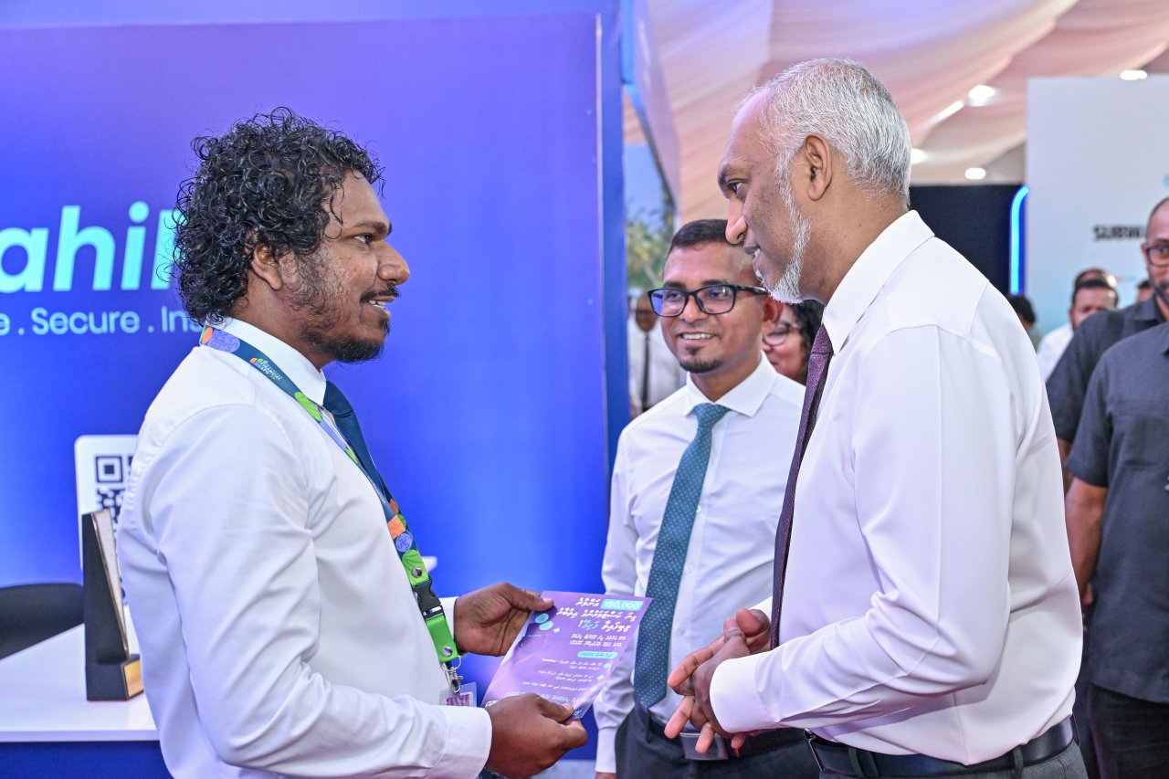 ނުވަ އަހަރަށް ފަހު އަލުން 