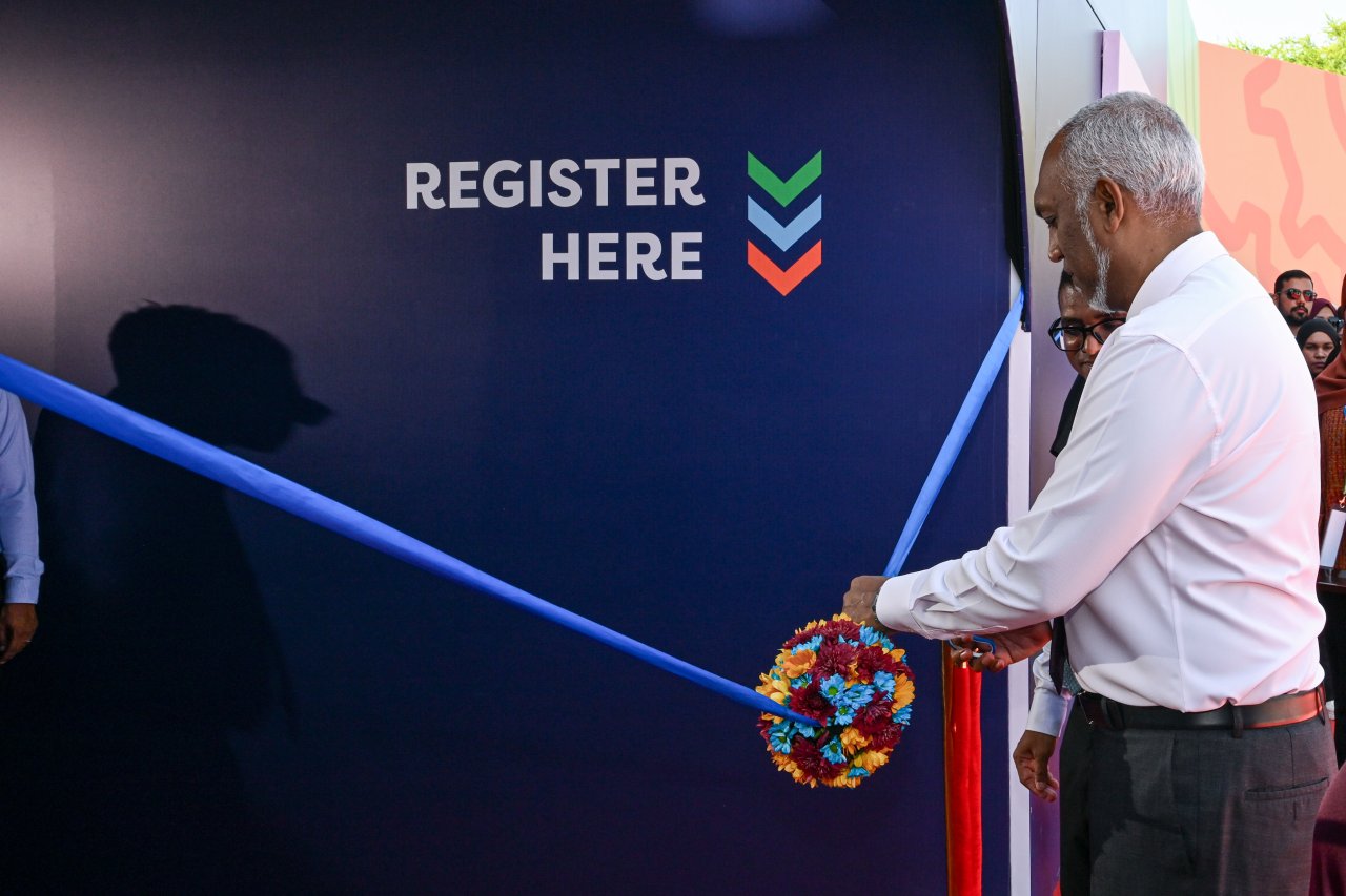 ނުވަ އަހަރަށް ފަހު އަލުން 