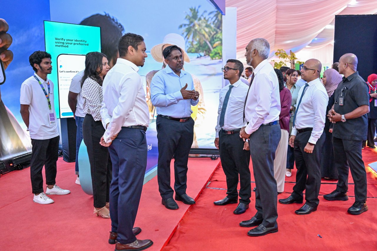ނުވަ އަހަރަށް ފަހު އަލުން 