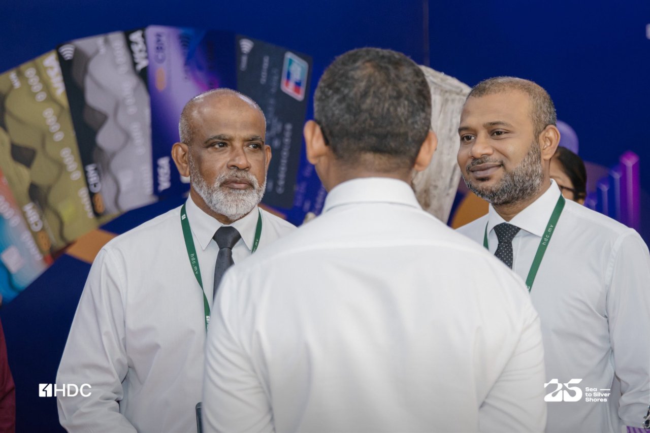 ނުވަ އަހަރަށް ފަހު އަލުން 