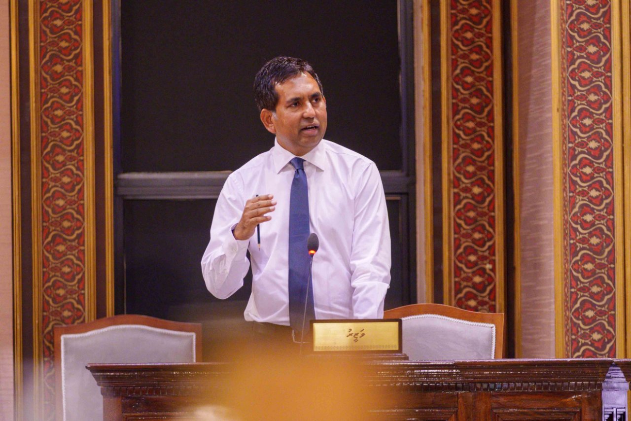 Economic Minister Saeed ge ithubaaru neiykamuge massala majleeha hushalhaifi