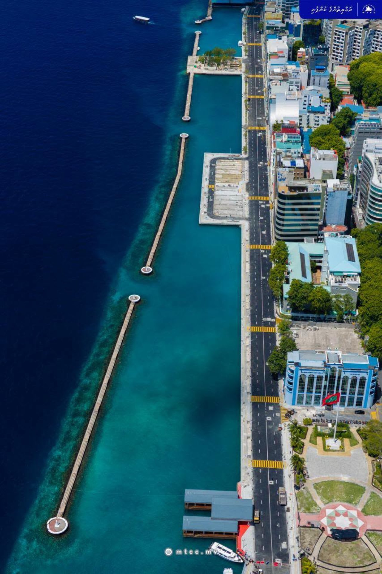 ބޮޑުތަކުރުފާނުމަގު އަލުން ހެދުމުގެ މަޝްރޫއު