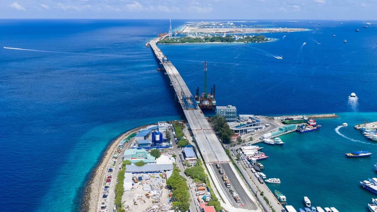 މާލެ އާއި ވިލިމާލެ ބްރިޖުން ގުޅާލުން