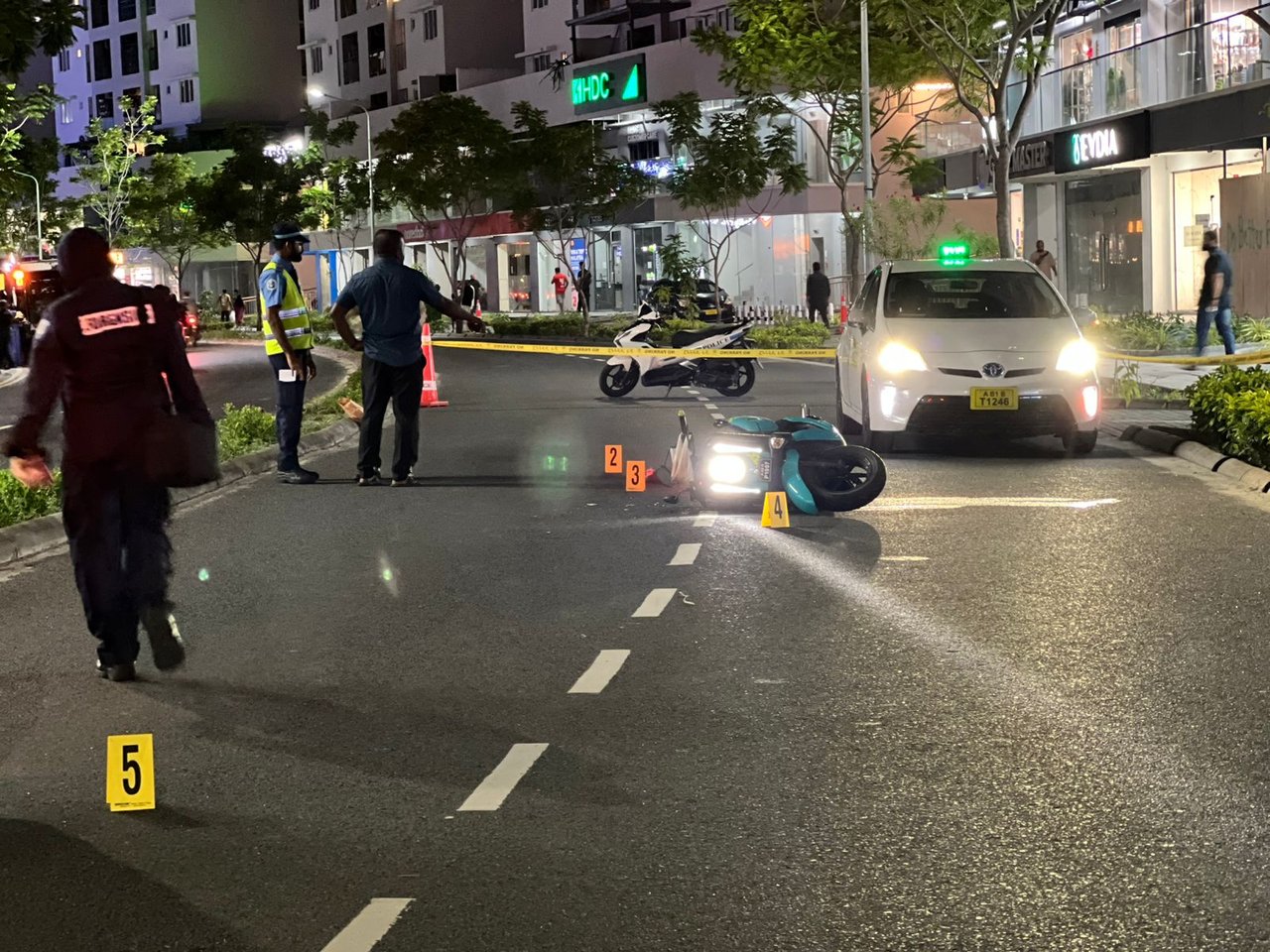 Hulhumale gai hingi accident eh gai 9 aharu ge kujjakah serious aniyaathakeh