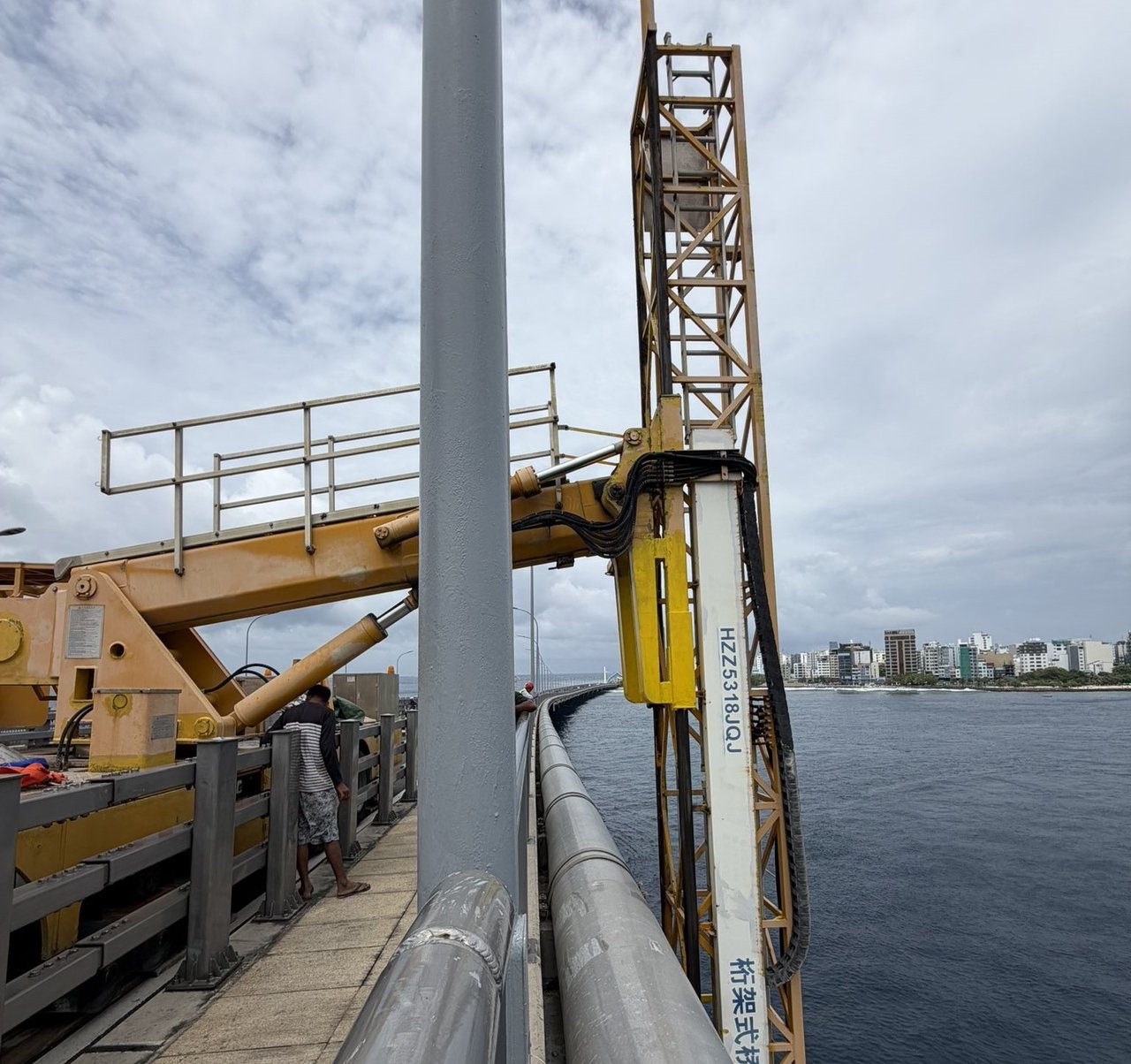 Boat thah urunu haadhisa gai Bridge ge structure ah gellumeh nuvey, ekamaku kudhi rendhuli: Muththalib