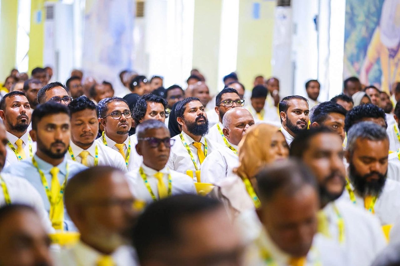 އެމްޑީޕީގެ ކޮންގްރެސްގެ މަޝްވަރާތައް
