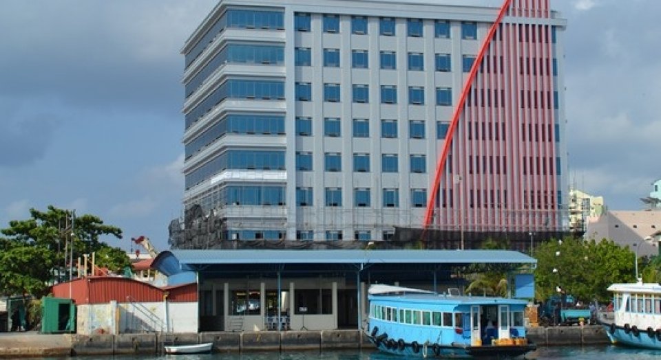 3 vana quarter gai Dhiraagu ah 191 million ge faidhaaeh