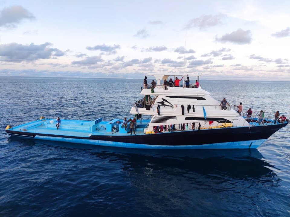 Mas dhoani thakugai bidheyseen gengulhumuge huhdha dheefi