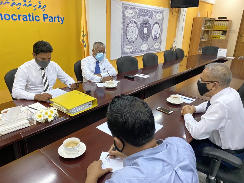 Bahdhalu vumugai Inthi innevee kon anhenehge photo eh kurahan?