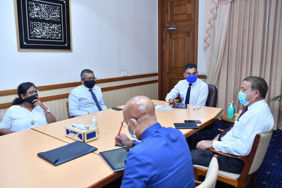 Male'gai park kurumaai traffic ge massala thakaa beheygothun mashvaraa koffi