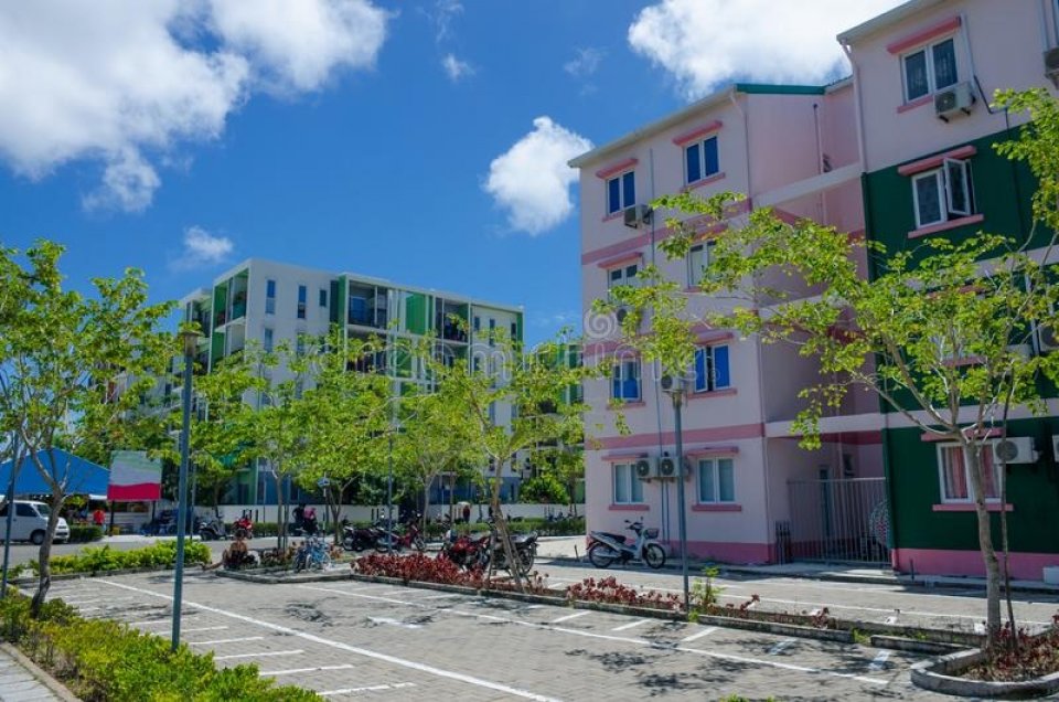 Flat thakuge kuli dhekkun ithuru 3 mahah faskoh dheefi