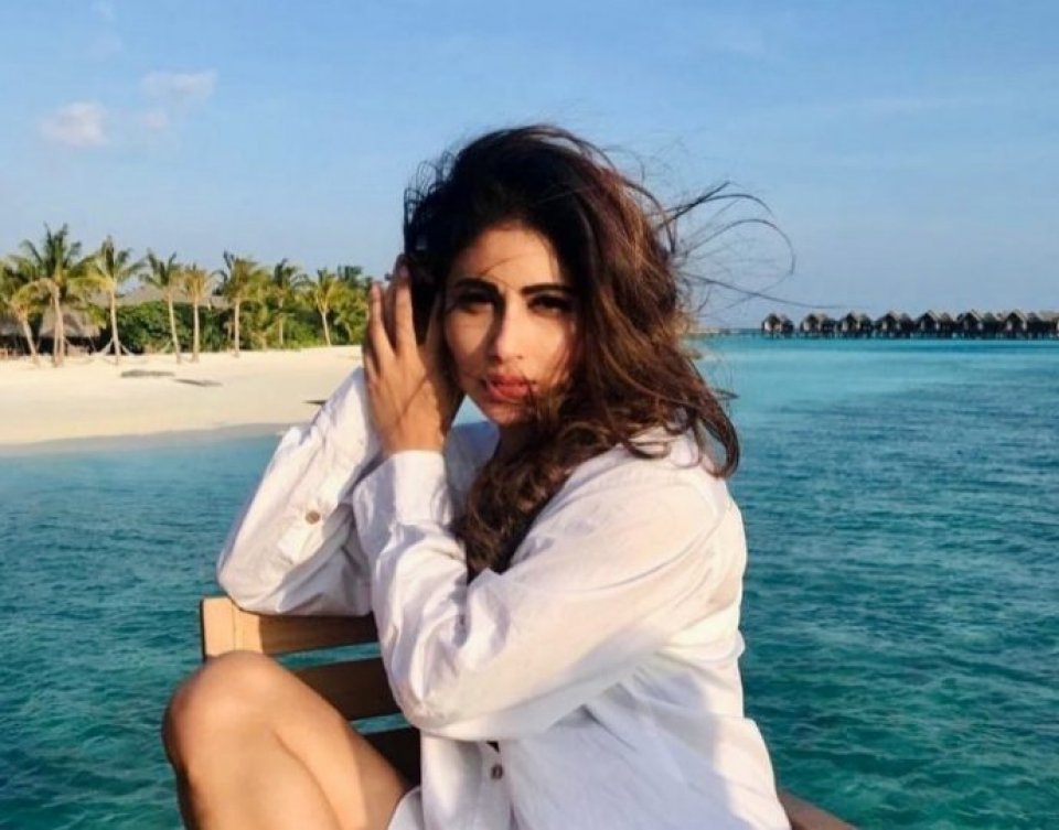 Mouni Roy ge 35 vana ufandhuvas faahaga kurun raajjeygai !