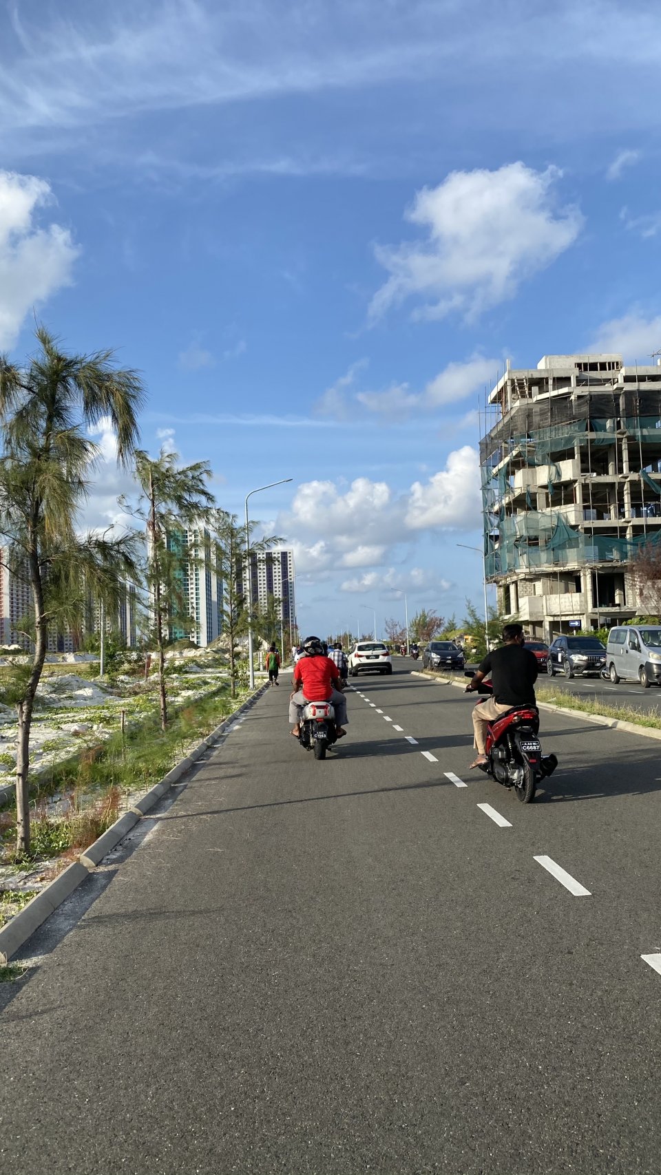 Hulhumale gai gavaaidhaa hilaafah park koffivaa vehicle thah tow kuranee