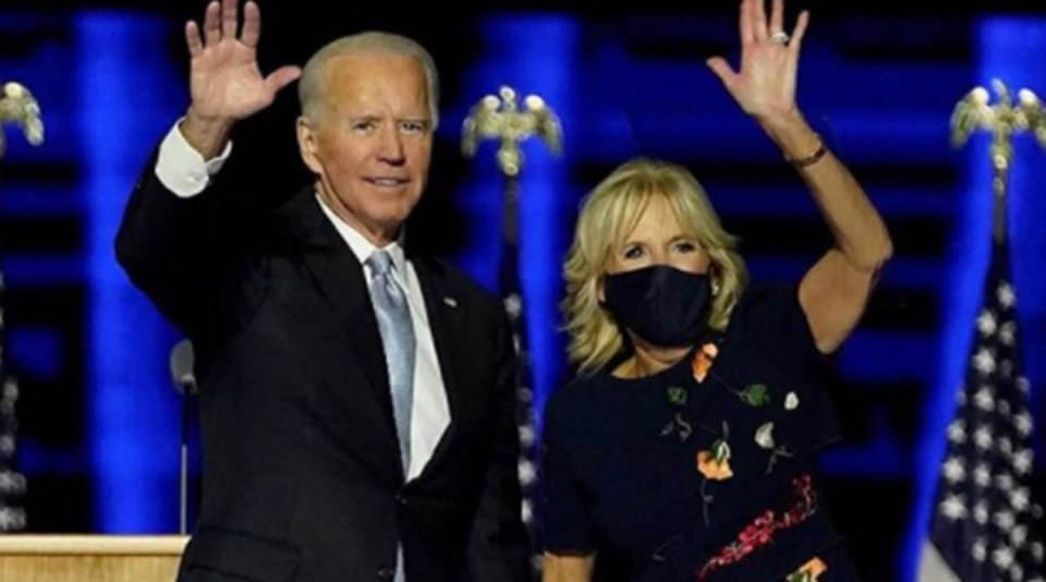 Jill Biden thurukurevvi hedhun dhethin gadiiru therey viki husvejje