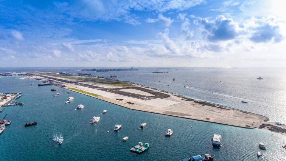 VIA Runway maraamaathu kuraathee,Runway bandhu kuraa gadi avaskohfi