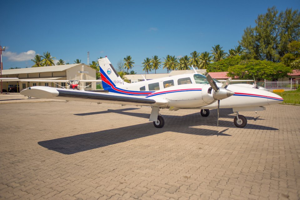 Addu Flying School dhen hingaanee Avid collegun