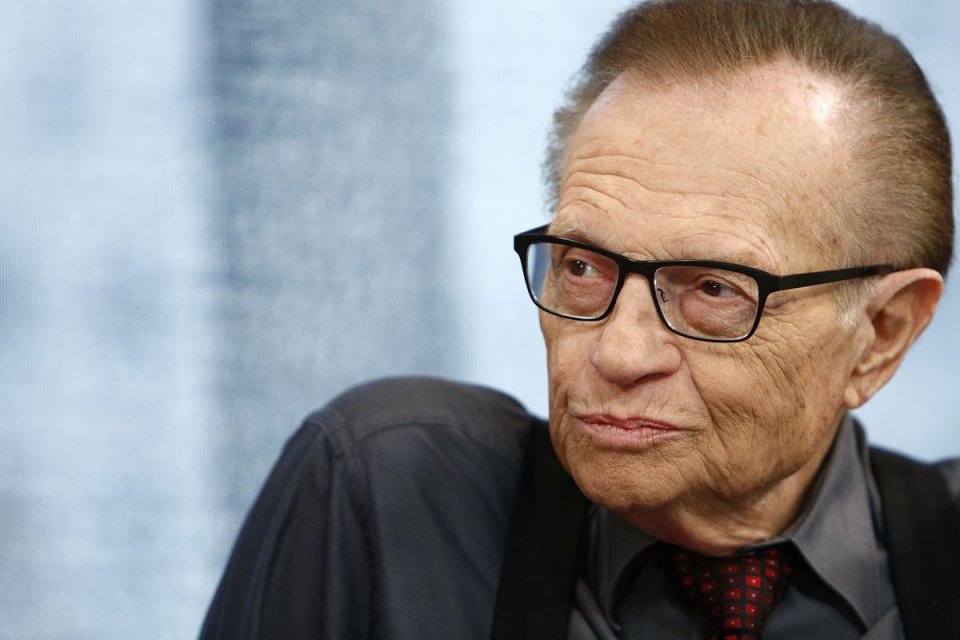 Mashooru talk show host Larry King maruvumun gina bayaku hithaama faalhu kurany 