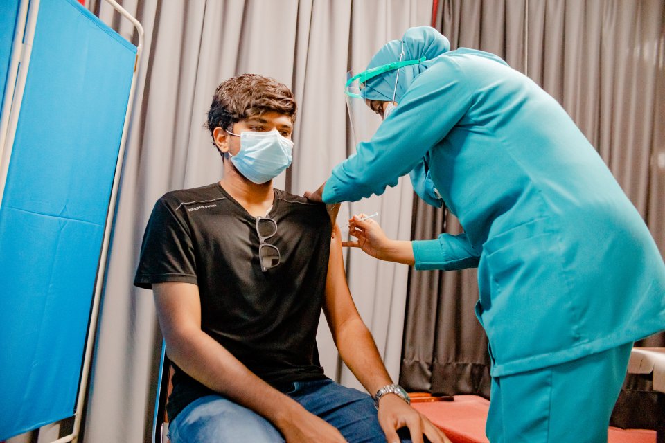 Honihiru dhuvahu covid vaccine ge 2 vana dose dheyn fashanee