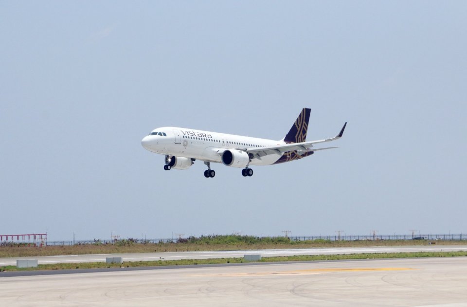 Mumbai aai Raajje aa dhemedhu seedhaa dhathuru thah vistara airline in fashaifi