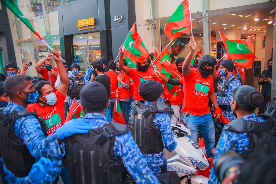 Iyyege muzaaharaagai hayyaru kuri 23 meehaku joorimanaakoh dhookohlaifi