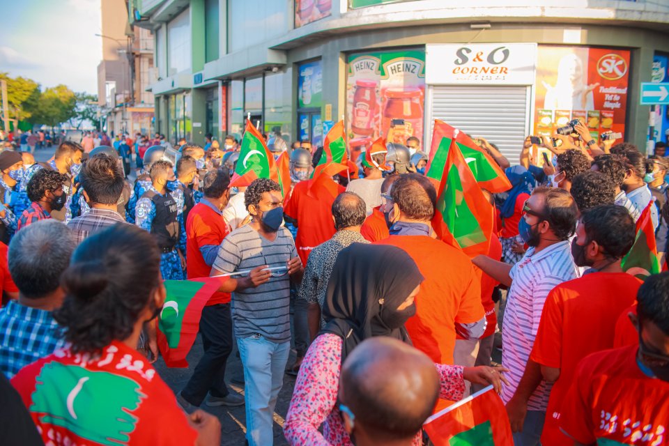 Idhikolhu Coalition ge muzaaharaa