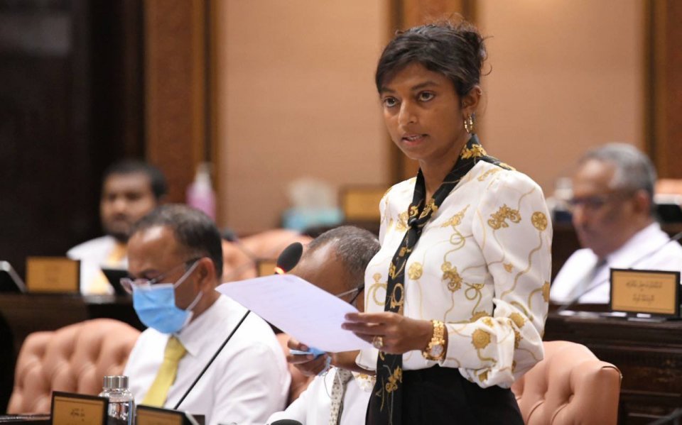 Rajjeyge igthisoadhaa gulhey IMF ge report hoadhan Eva husha alhaifi