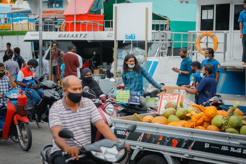 Covid ah positive vi adhadhu 100 in dhah vejje, male' in 13 meehun