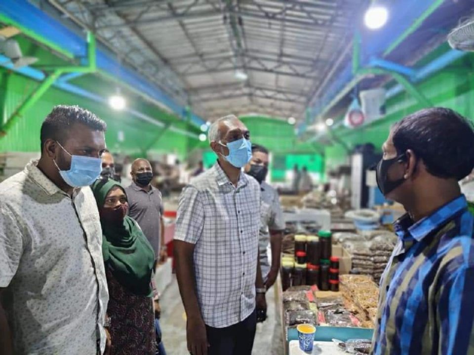 Bossunlaafaivaa Market thakuge haalathu Mayor Muizz balavaa lavvaifi