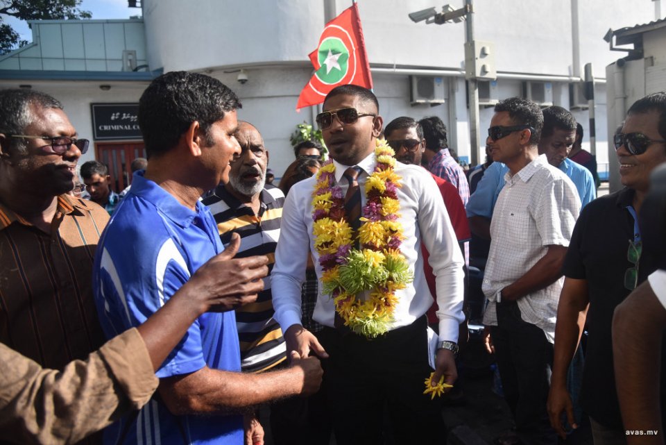 Mahloof ah dhauvaakurumaa medhug anna hafuthaa gai gotheh nimanee