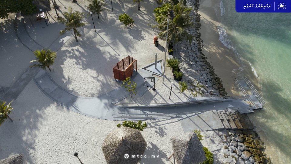 Artificial Beach gai rampeh hadhaifi