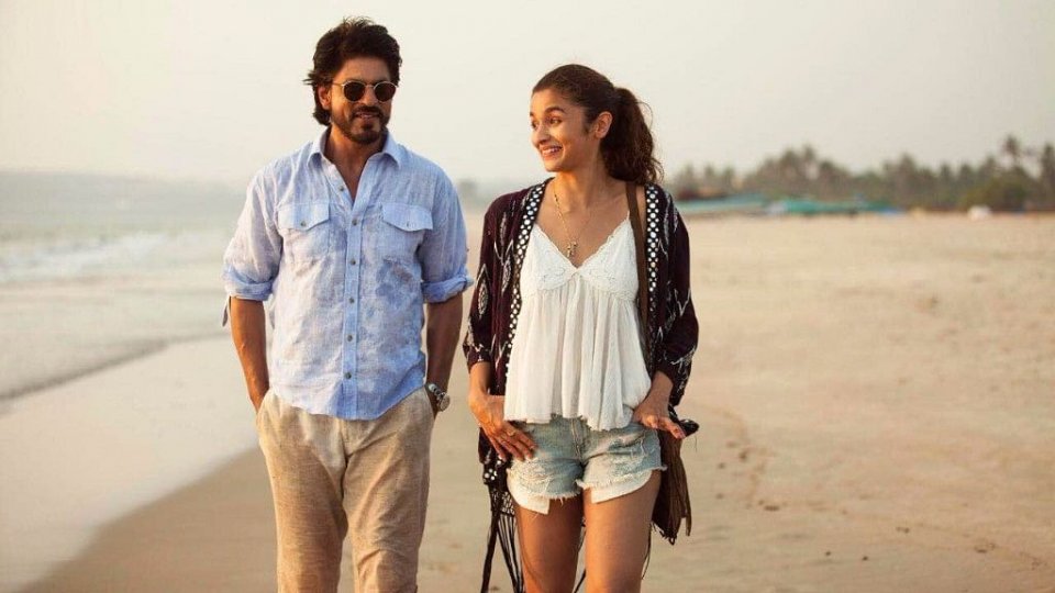 Alia bhatt ge film ge masakath dheyn  shaahruk edhijje