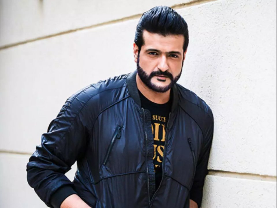 Drug ge massala ehgai Armaan Kohli hayyarukoffi