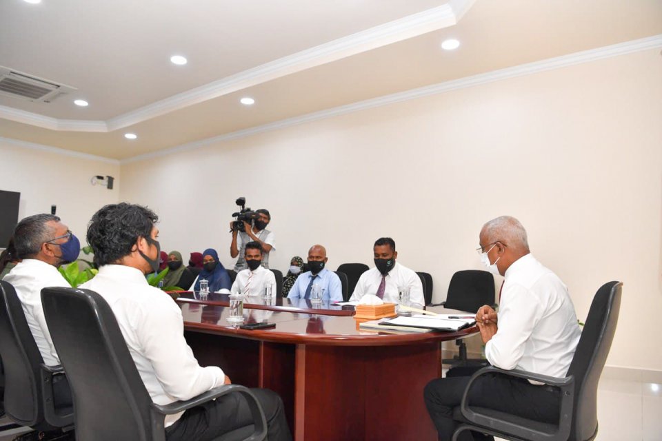 Funadhoo tharahqee kuraanee marukazee rashehge gothugai: Raees