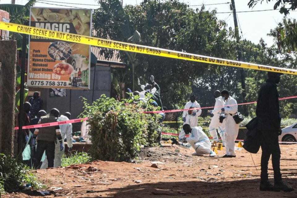 Uganda gai dhin nurakkaatheri bomuge hamalaage zinmaa ISIS in nagaifi