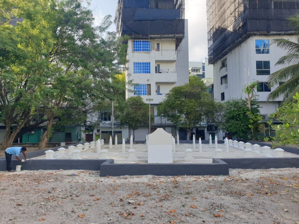 Henveyru saharaagai shaheedhun fasdhaanulevifaivaa than saafukoh reethi kuranee