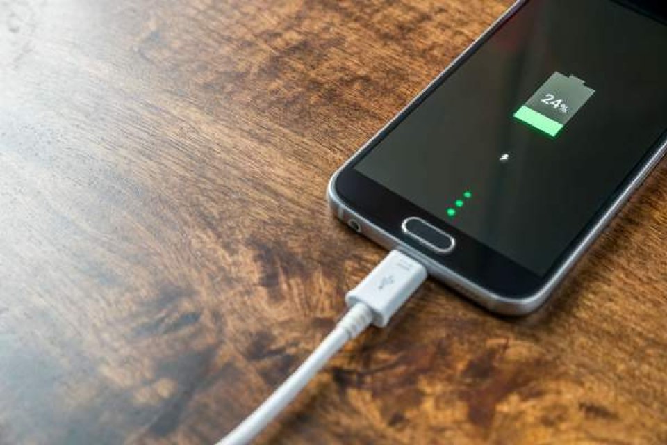 Phone charge kuraa iru mikankamah samaalu vaan vaane!