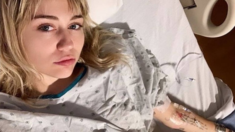 Miley Cyrus ves emme fahun Covid ah positive vejje 