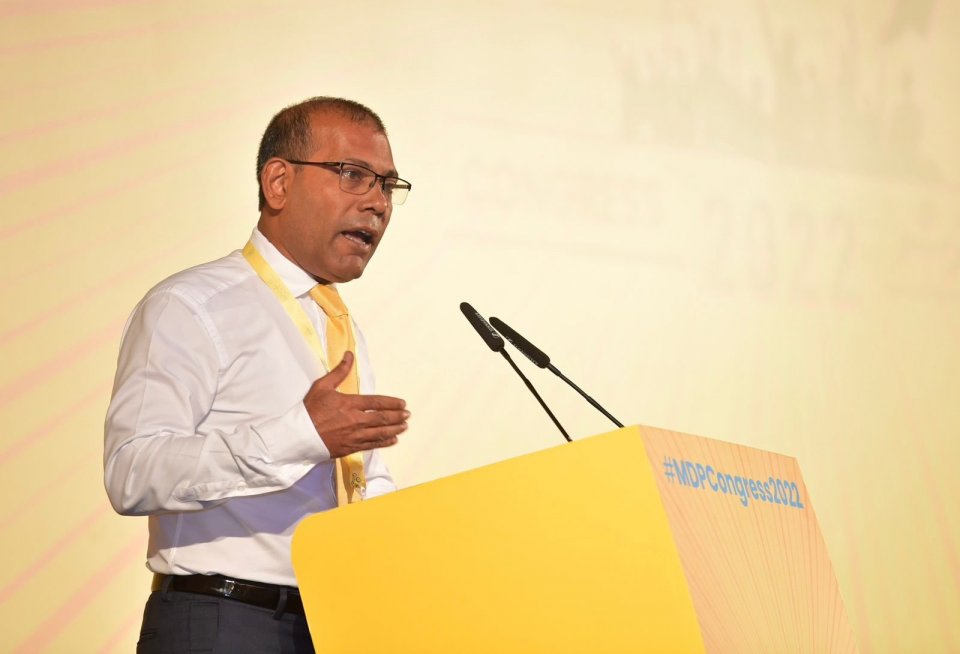 Party ge dhaftharaa gulheygothun Nasheed dhekkevi vaahaka MDP in dhogu koffi