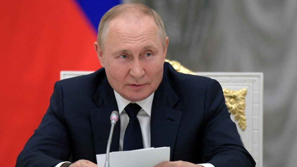 Russia ge raees Putin cancer bayyah faruvaa hoadhanee?