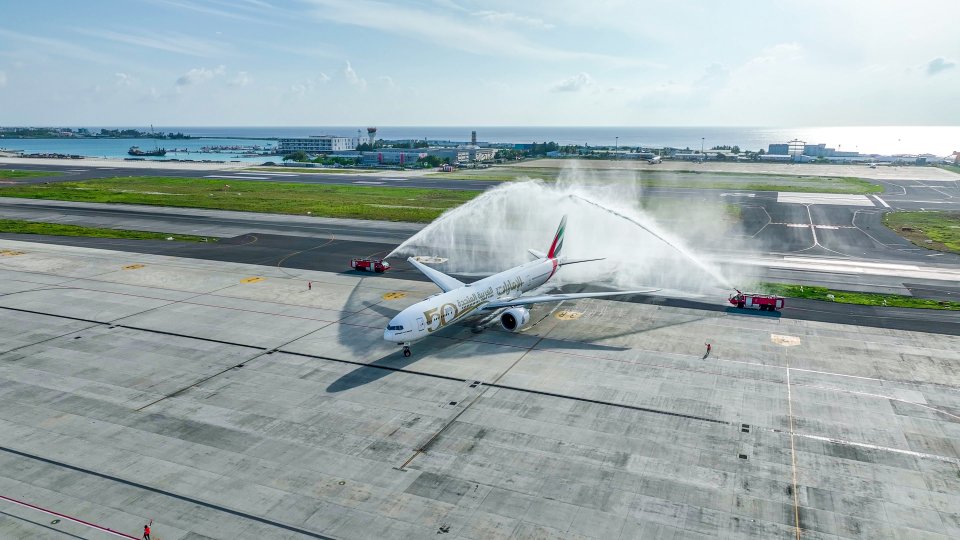 VIA in 60 aharu beynun kuri runway in mulhin aa runway akah