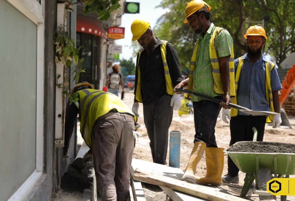 Ameenee magu ge 2 vana segment ge masikah  feshumah thayaaru vejje