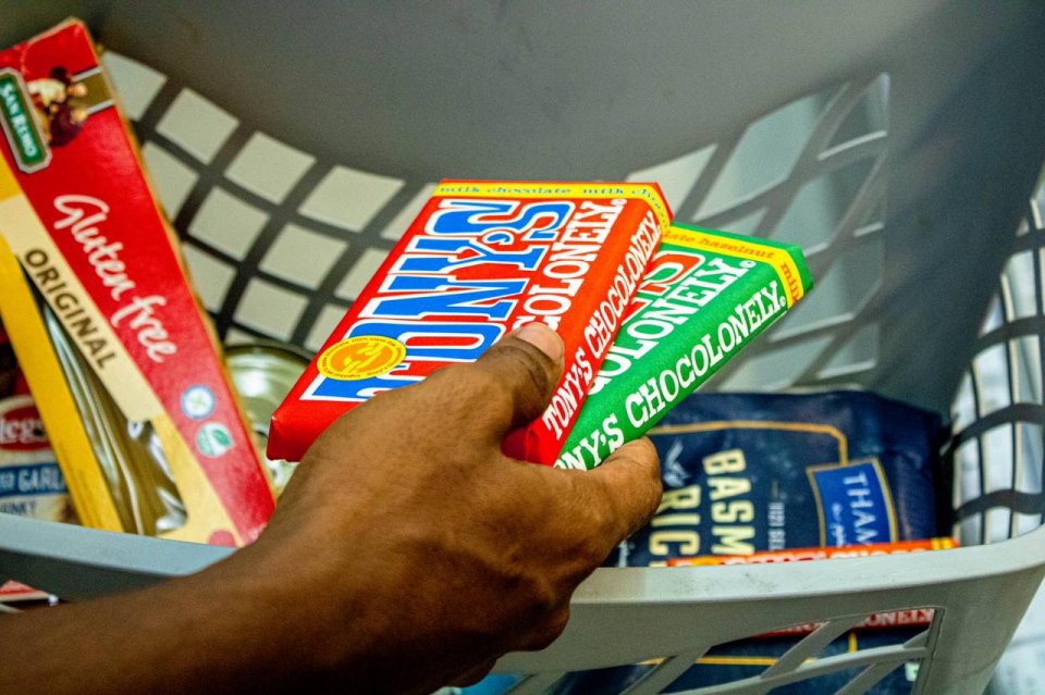 Tony’s Chocolonely brand ge Chocolate ge rahathah dhakkaalan Villa Mart in eventeh!