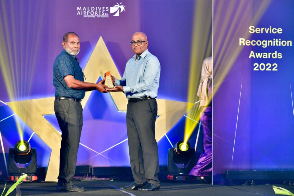 MACL ah dhigu muhdhathah khidhumai kuri 145 muvazzafunnah khaassa award eh dheefi