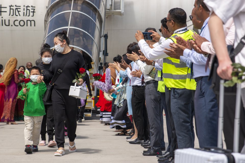 3 Aharuge medhukendumakah fahu china touristun alun raajje ah