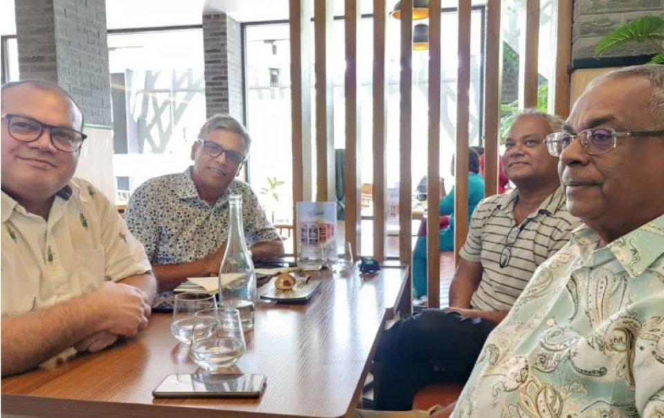 Sarangu Adam Manik Raees Solih ah thaaeedhu kuran ninmaifi