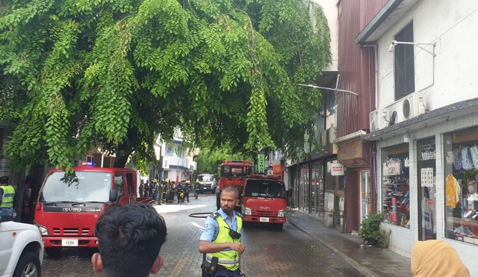 Majeedhee magugai huri ge ehgai alifaanuge haadhisaa eh hingaifi